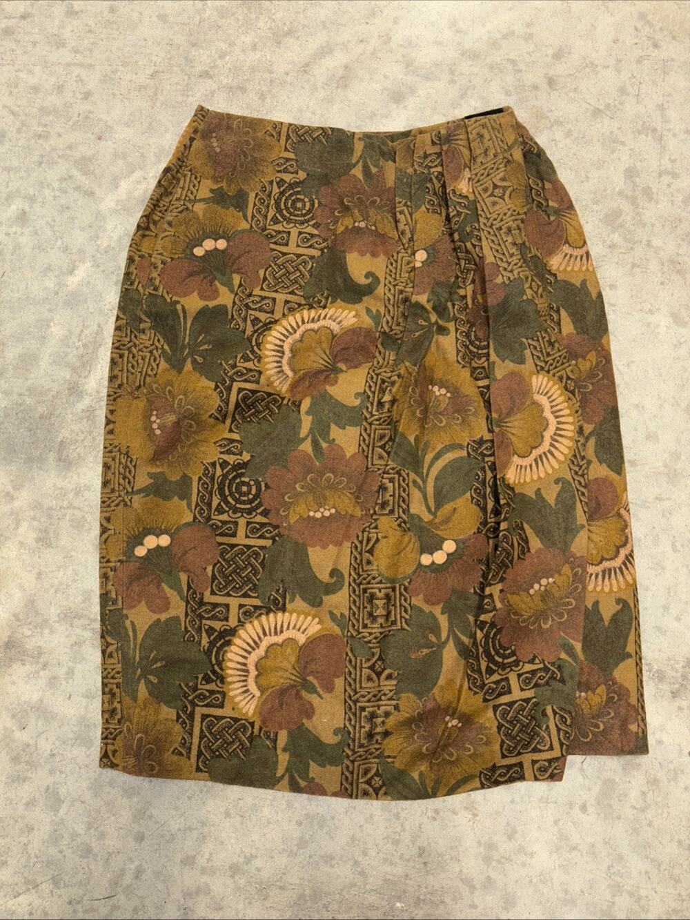 Vintage Harris Wallace Wrap Around Skirt Size 8 Made In USA 25in